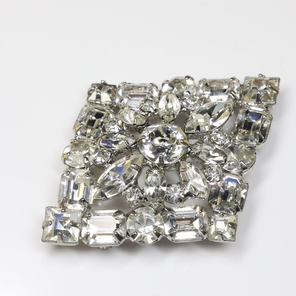 Vintage 1950s Weiss Clear Rhinestones Diamond Shape Brooch - Picture 6 of 9
